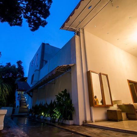Sleek Hotel Kegalle Exterior foto
